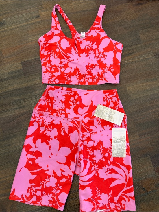 Sage Collective Pants - Sage Collective Pink & Red Floral  Set sport bra & High-Waist Shorts